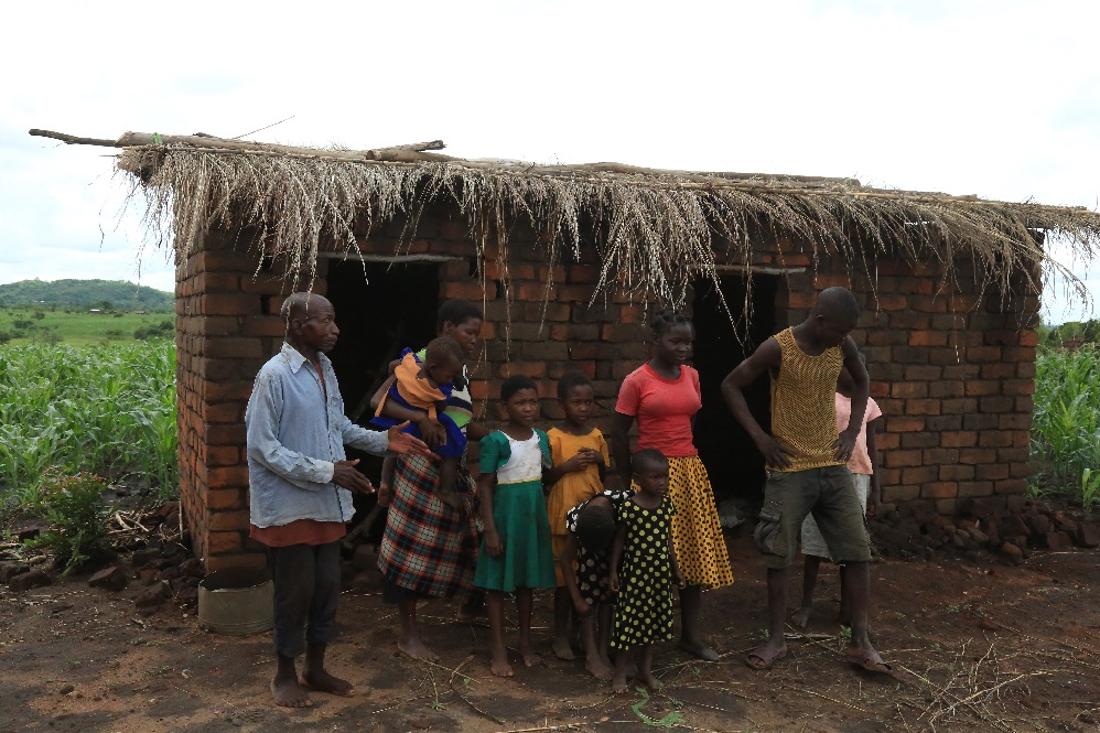 EXISTING HOUSE Rebuilding Houses 1 Rebuilding homes - Malawi Relief Fund UK